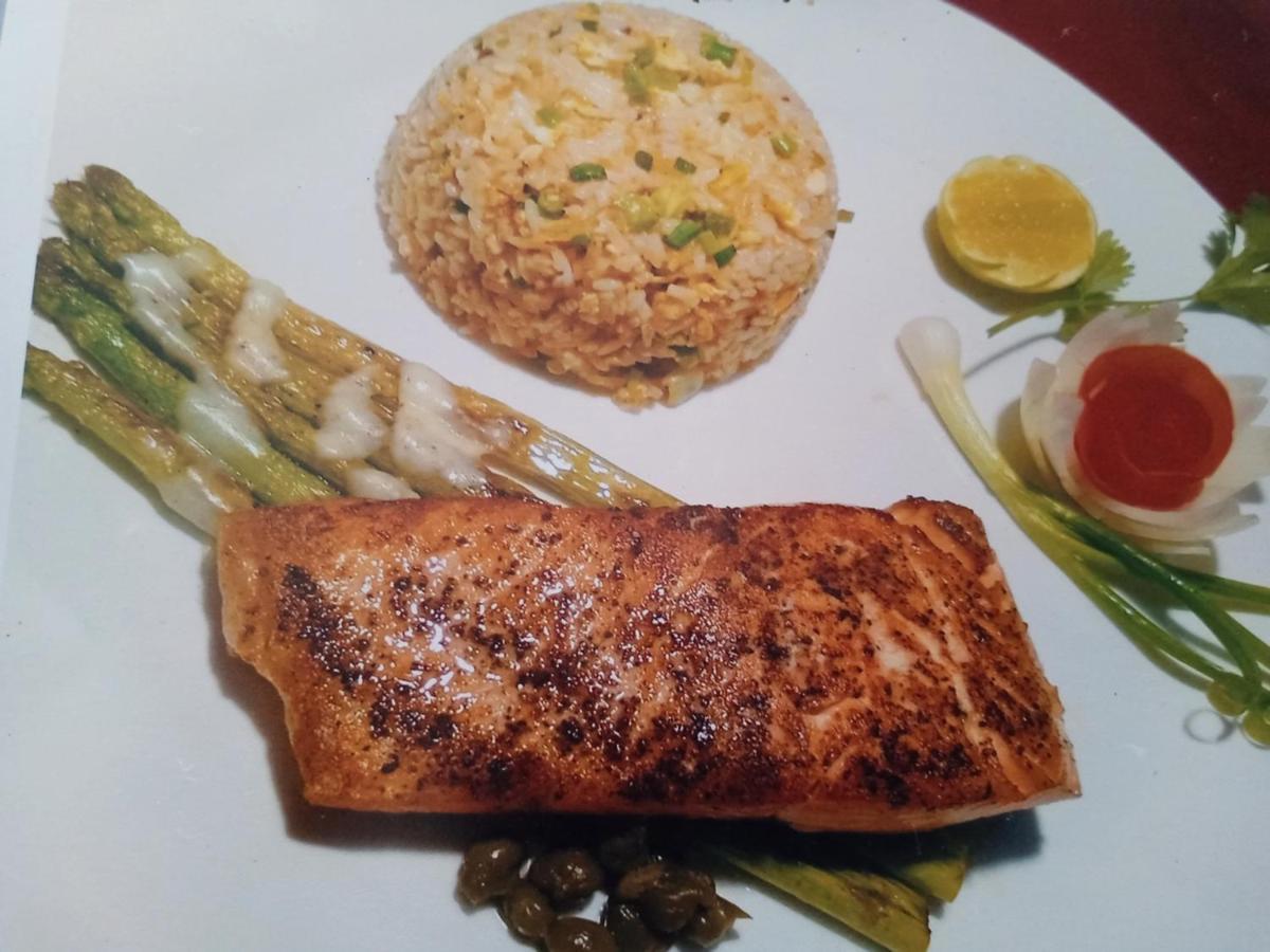 Le Barang Steakhouse & Guesthouse 시아누크빌 외부 사진